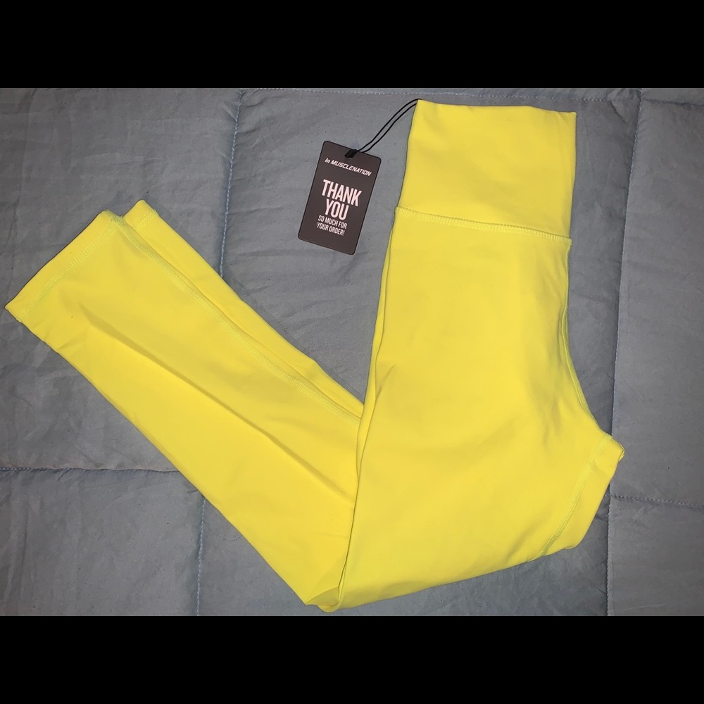 MUSCLE NATION(brand)Bright yellow spandex leggings